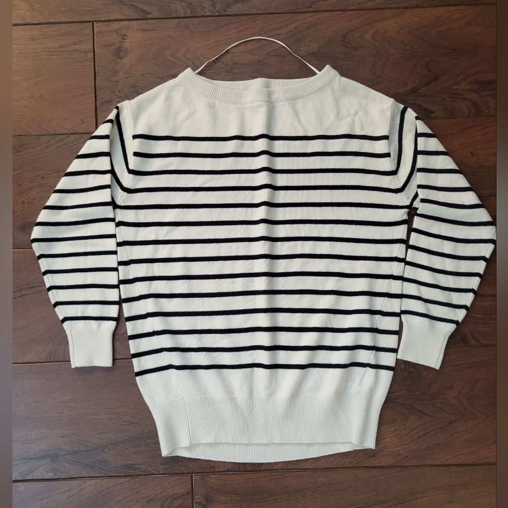 6 PIECE BUNDLE SWEATER CLEAR OUT